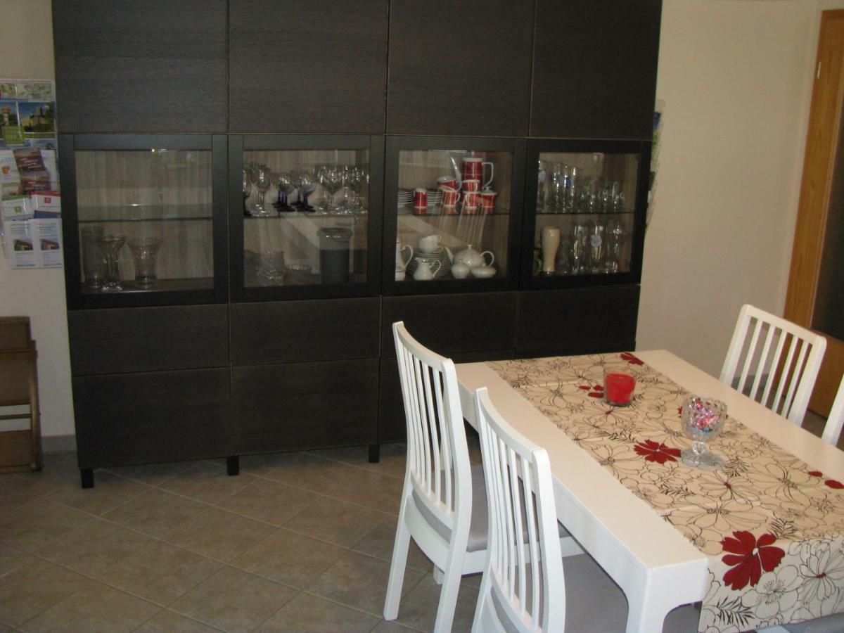 Ferienwohnung Herbsleben Bagian luar foto